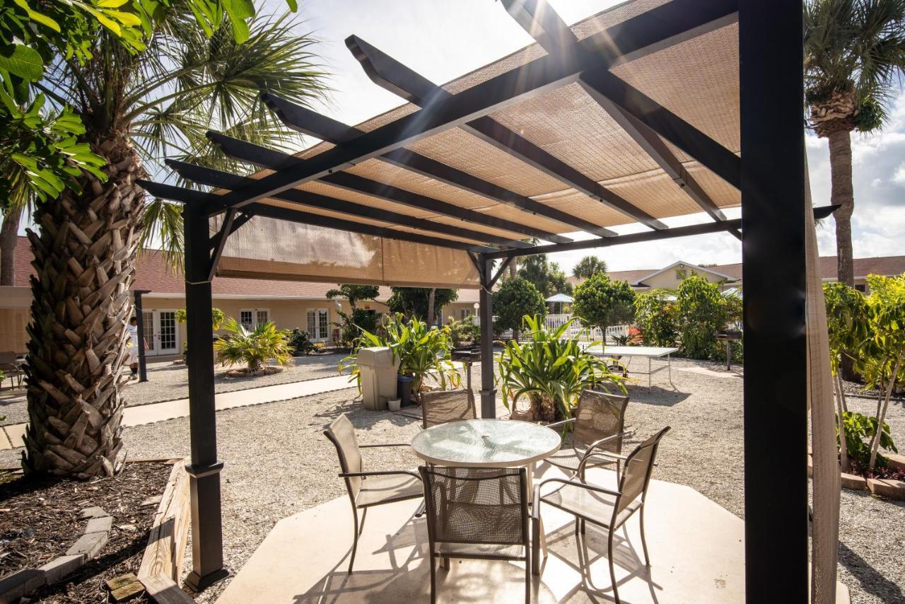 Island Sun Inn & Suites - Venice, Florida Historic Downtown & Beach Getaway Exterior foto